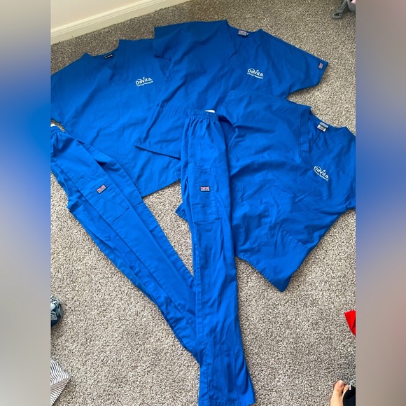 Davita Clinical Research Scrubs - Picture 1 of 3